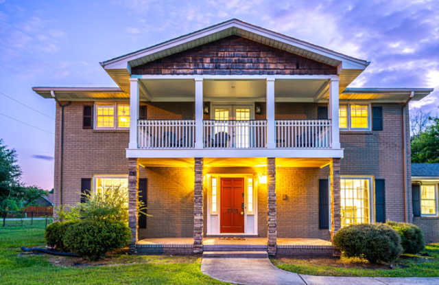 2205 Rothmore Drive Southwest - 2205 Rothmore Drive Southwest, Huntsville, AL 35803