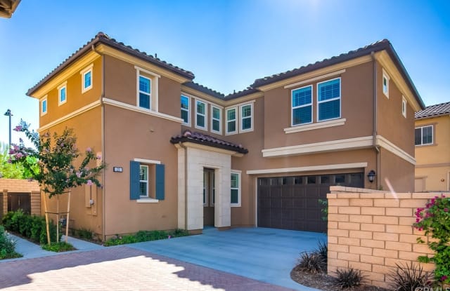 25 Umbria - 25 Umbria, Irvine, CA 92618