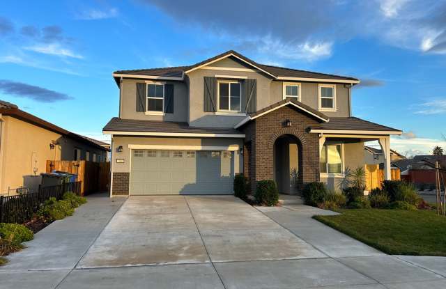 Stunning 5 Bedroom, 4 Bath Tracy Home / Best Property Management - 264 Mabel Josephine Drive, Tracy, CA 95377