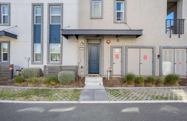 1543 Buena Vista Ave - 4 bedroom | 3 bath | Townhouse Gallery 2