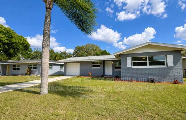 211 S Fernwood Ave - 211 South Fernwood Avenue, Clearwater, FL 33765