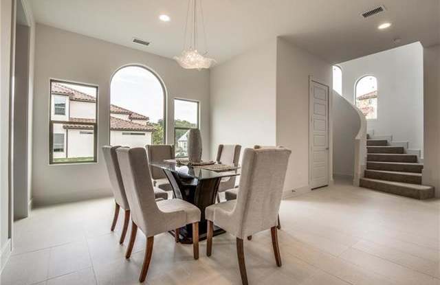7904 Comanche Way Gallery 2