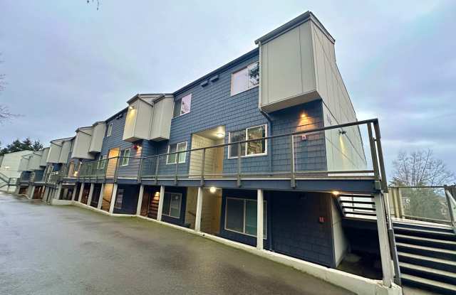 Multi-level Sand Point Condo with Balcony photos photos