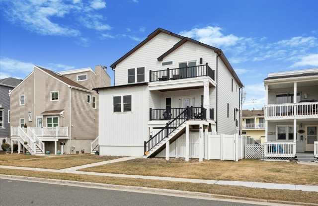 235 35th St S photos photos