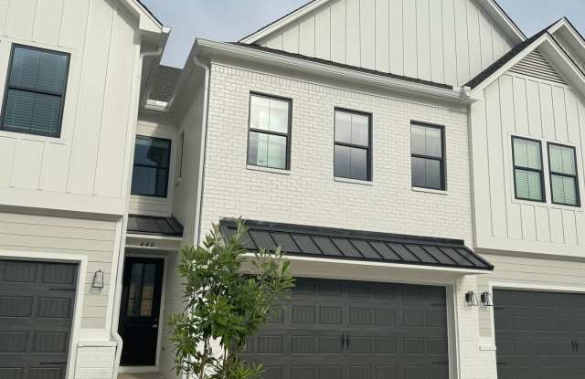 3BR/3.5BA Home Gallery 1