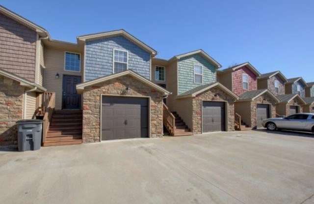 1716-D Thistlewood Dr photos photos