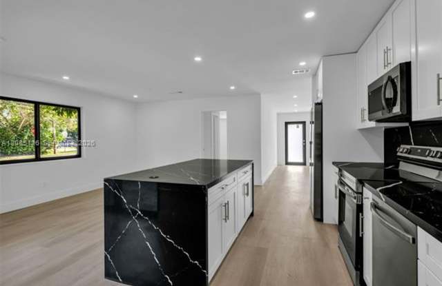 1597 NE 143rd St # 0, North Miami, FL 33161 Gallery 1