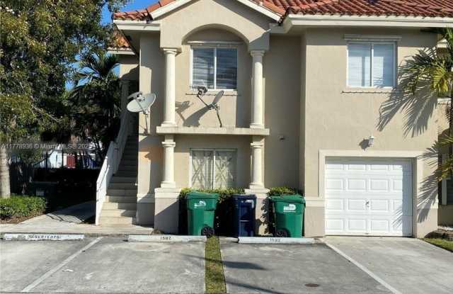 11053 NW 89th Ter photos photos