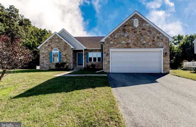 1339 NAUTICAL Circle Gallery 1