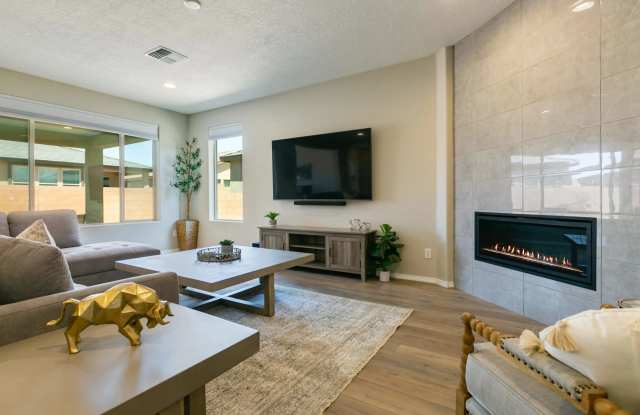 6049 Nauman Drive Gallery 4