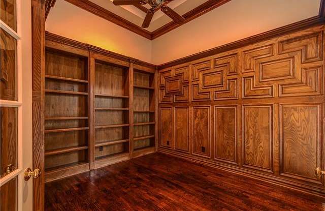 5652 Gleneagles Drive Gallery 4