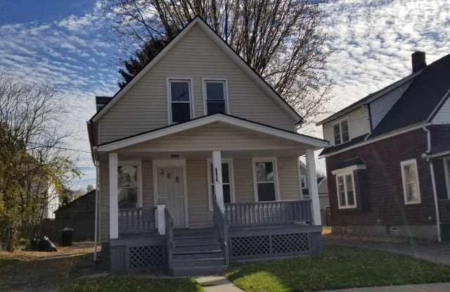 Stockyards Area -  3 Bedroom - 1.5 Bath Single Family Home Gallery 4