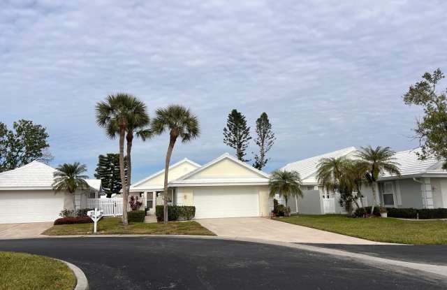 NEWLY LISTED 2BD/2BA/2CG Villa Gallery 3