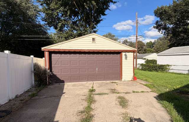 Recently rehabbed gem available for rent Gallery 4