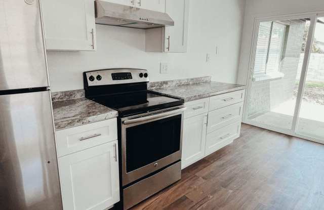 2342 W SUNNYSIDE Avenue photos photos