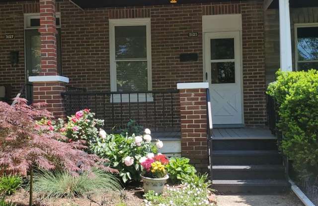 Charming 2 BR/1BA townhome in historic Hampden photos photos