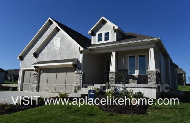 8178 Valley Rd - 8178 Valley Road, Lenexa, KS 66220