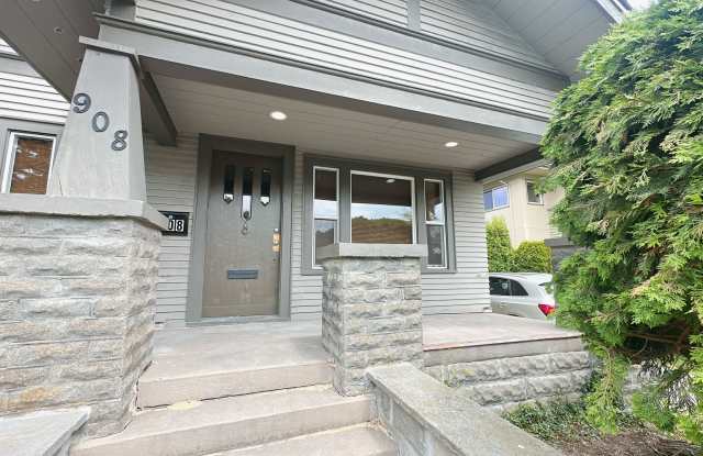 Classic 4 bdrm/2ba Craftsman in the Lettered Streets photos photos