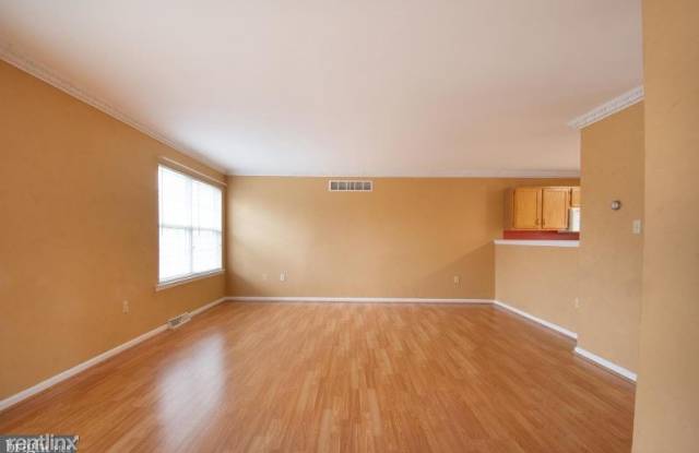 255 Northdown Dr Gallery 2