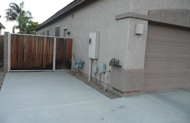 6447 W MOLLY Lane Gallery 2