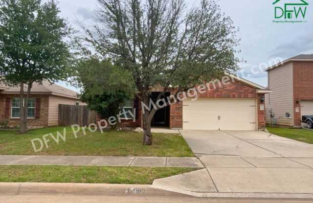 Spacious and Modern 3BR/2BA Home with Island Kitchen - Available for Lease in Fort Worth, TX - 10009 Iron Ridge Drive, Fort Worth, TX 76140