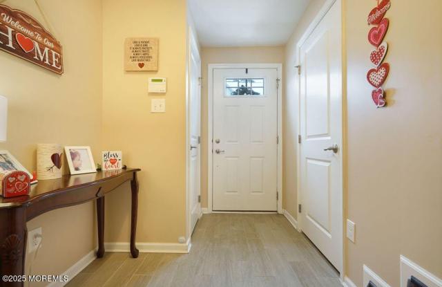 407 Susquehanna Street - 407 Susquehanna Street, Toms River, NJ 08755