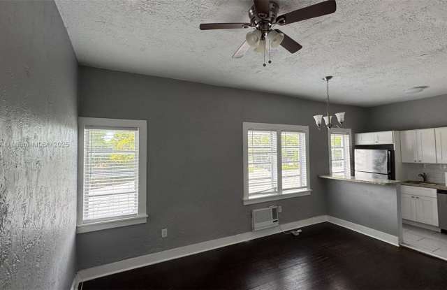 1849 Dewey St photos photos