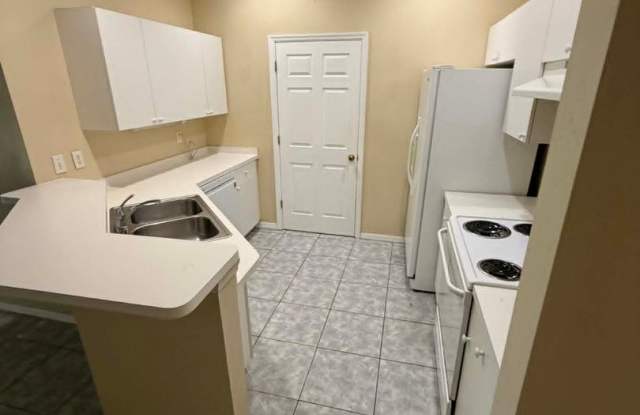 3 Bedroom with FREE FIRST MONTHS RENT FREE Gallery 4