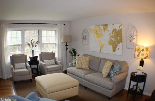 8502 GEORGIAN PLACE Gallery 4