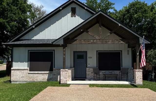 Gorgeous 3/2 House Corner Lot in Downtown Bryan w/ July Move In! photos photos Gorgeous 3/2 House Corner Lot in Downtown Bryan w/ July Move In! photos photos