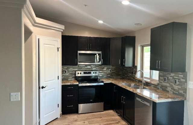 2425 Cloverlawn Dr Gallery 4
