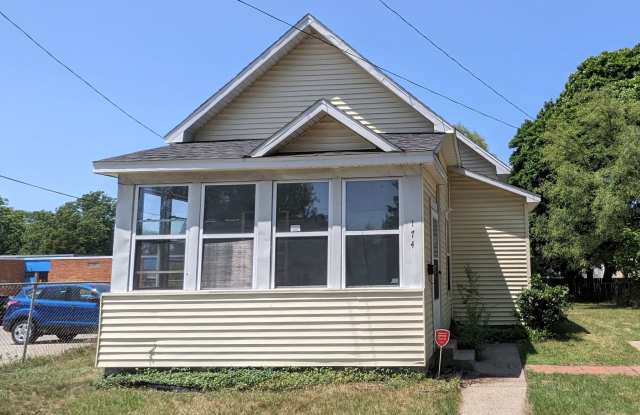 174 McLaughlin, 2 beroom house for rent photos photos