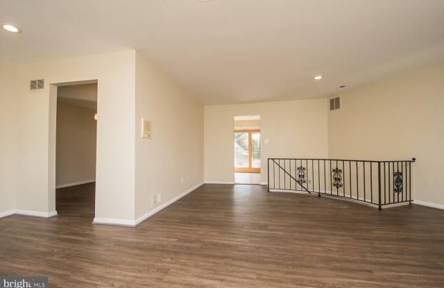 7318 RIVERHILL ROAD Gallery 3
