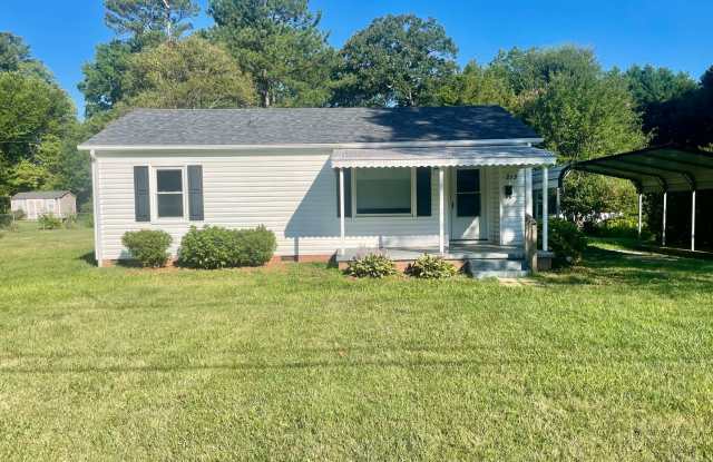 Rose213 in Mount Holly’s Catawba Heights area is a well-maintained 2-bedroom, 1-bath home photos photos