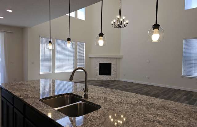 1587 Hudson Dr Gallery 4