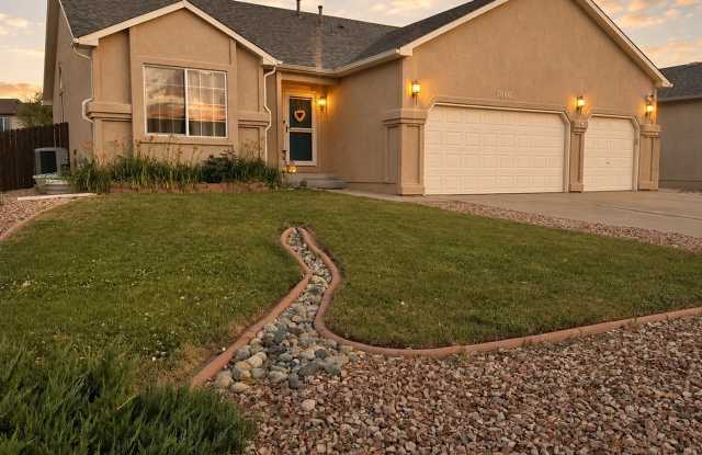 3 bedroom Ranch home in Pronghorn Meadows and 3 car Garage photos photos