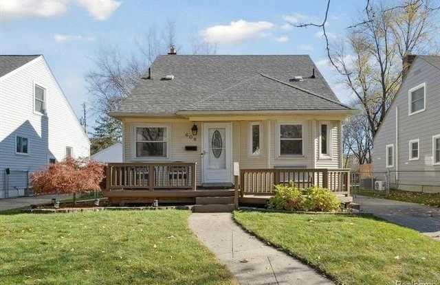 608 N Dorchester Avenue - 608 North Dorchester Avenue, Royal Oak, MI 48067