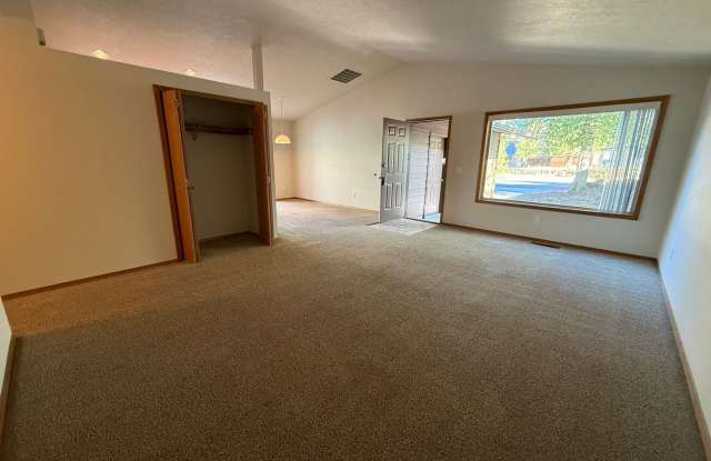 Midtown 3 Bed/2 Bath Single Family Home - Norton Ave Gallery 4
