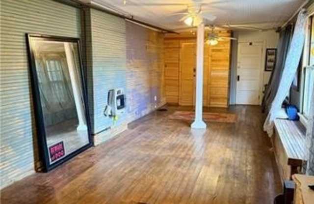 5015 LASALLE Street Gallery 2