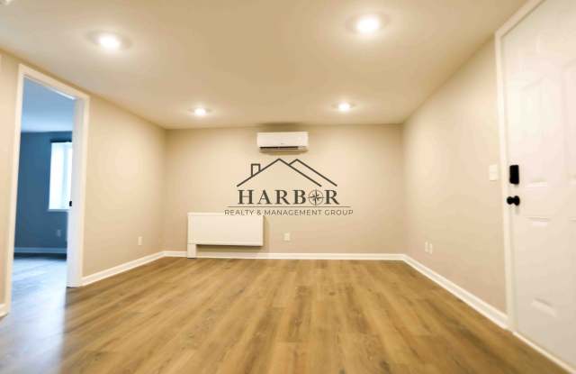 319 14th St SW-Move in Special! 1/2 off your first month of rent!! Gallery 4