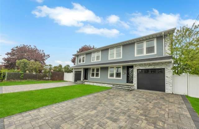 821 N Jefferson Avenue - 821 North Jefferson Avenue, North Lindenhurst, NY 11757