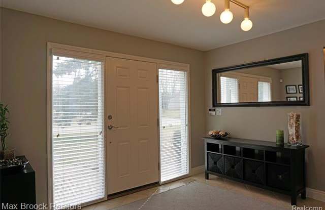 4086 PINEHURST Drive Gallery 2