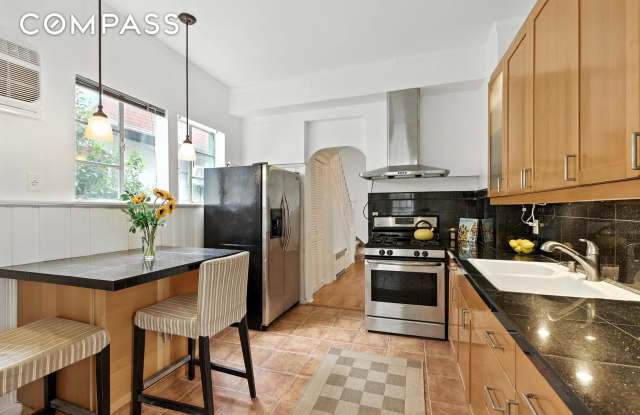 1070 East 13th Street photos photos