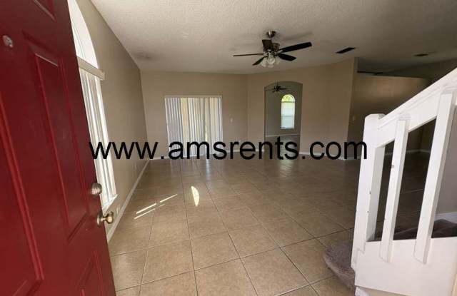 Spacious 3-bedroom 2.5 bath in Lakeside Gallery 4