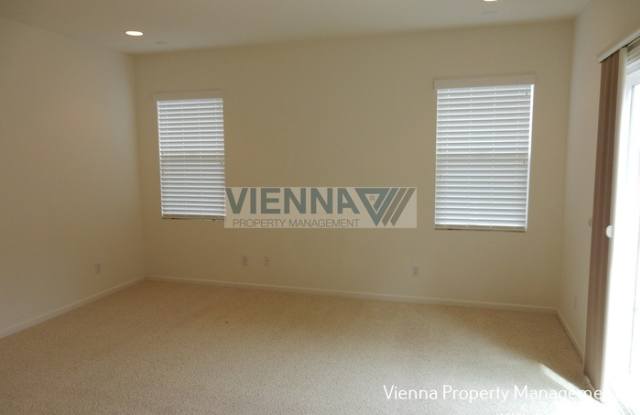 3405 Kensington Court Gallery 2