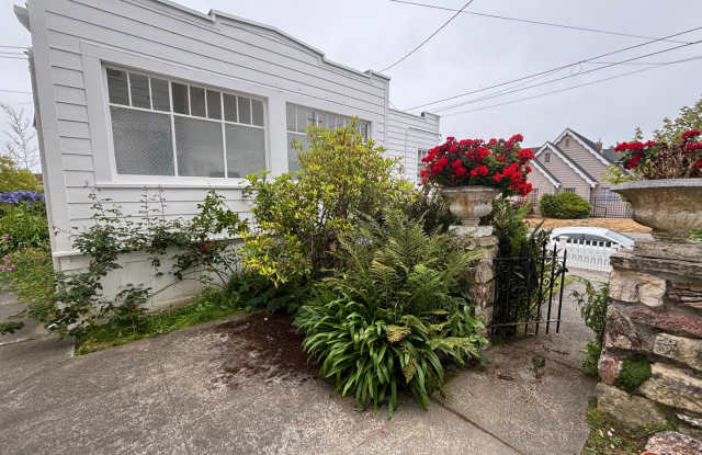 1 bedroom Victorian with garage - 624 15th Street, Eureka, CA 95501