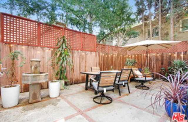 1360 North Crescent Heights Boulevard Gallery 2