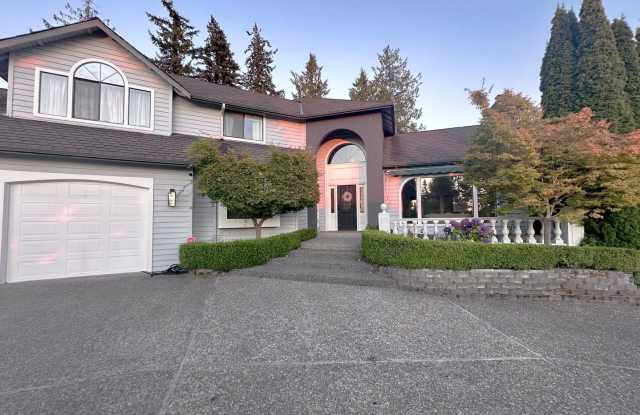 Elegant 4-bed, 4-bath photos photos