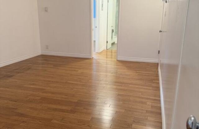 6013 Carlton Way unit: 1 Gallery 3