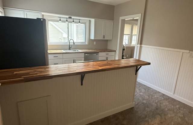 303 South Elmer Avenue - 1 Gallery 3